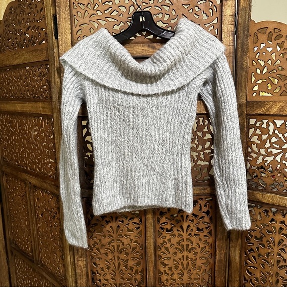 Reformation Oberon Off Shoulder Sweater in Grey - Picture 3 of 4